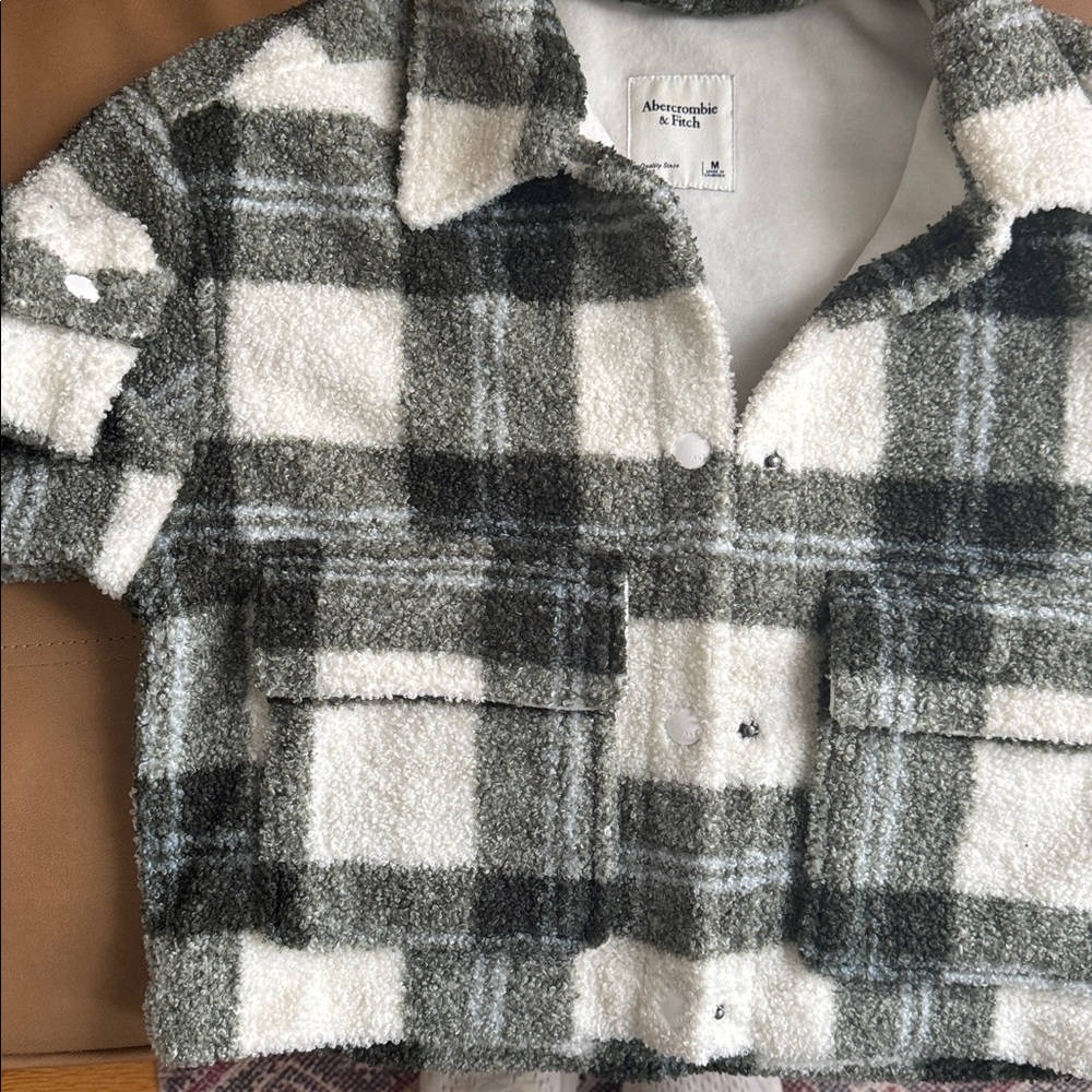 NEW Abercrombie & Fitch Sherpa Jacket in Olive Plaid - Picture 5 of 5